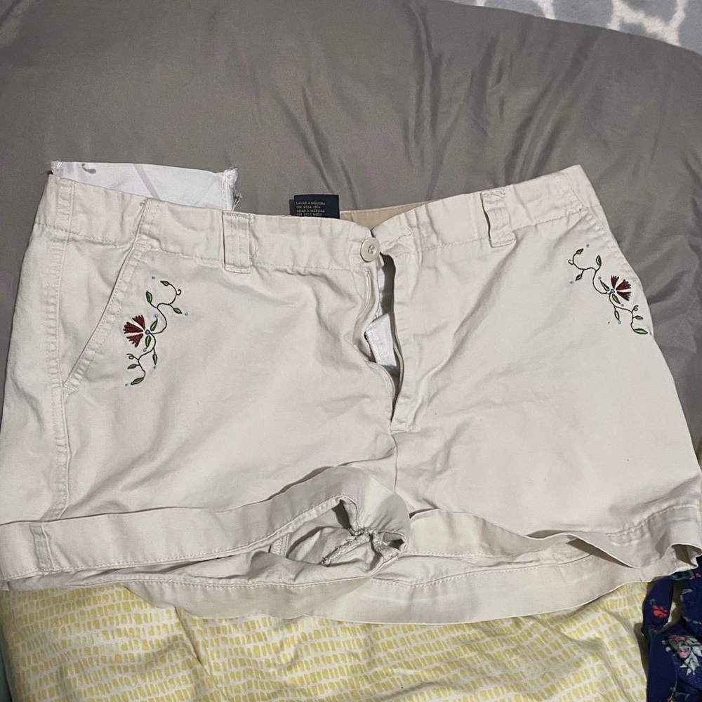 Womens size 14 tan shorts